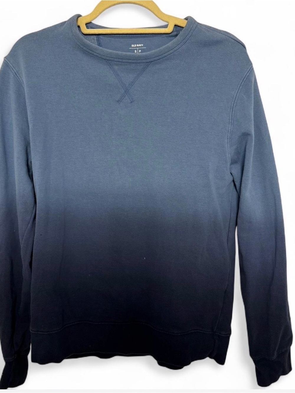 Old Navy women’s Blue to Black Ombre Crewneck Sweater
